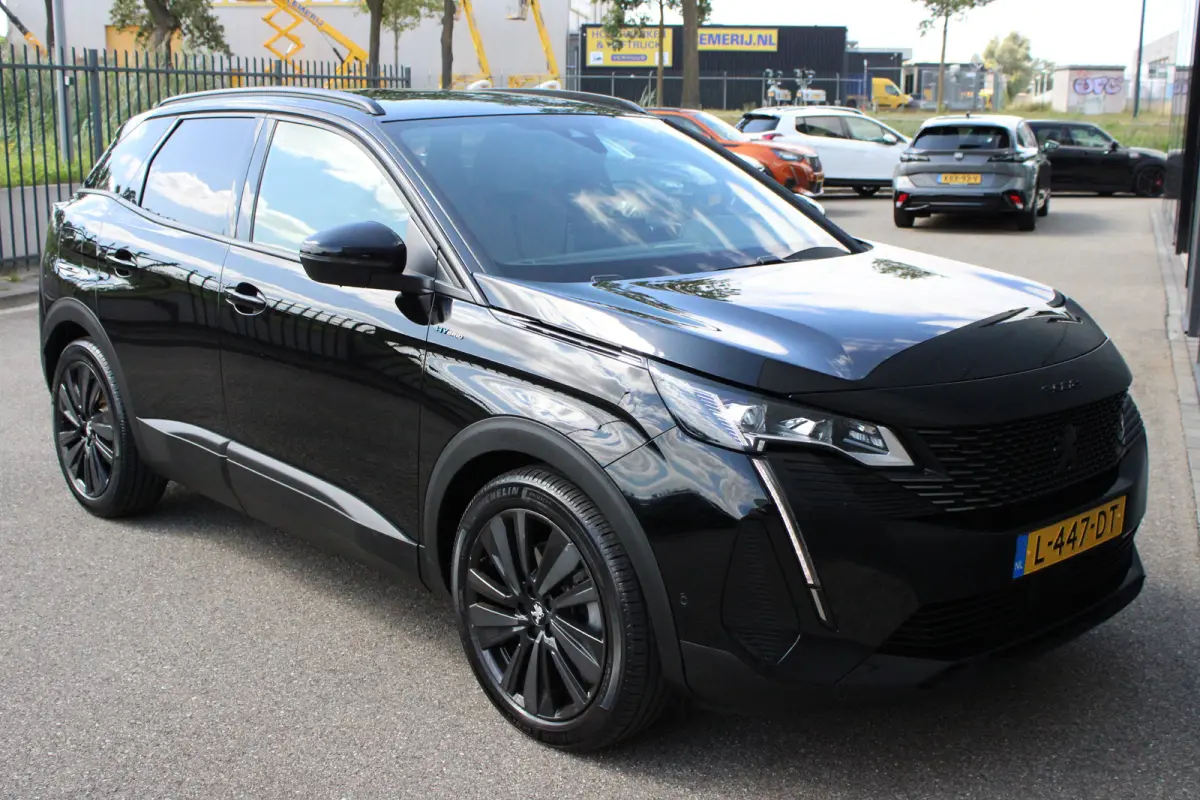 1.6 HYbrid 225 GT | Black Pack | Alcantara | Camera | Navigatie | Focal |