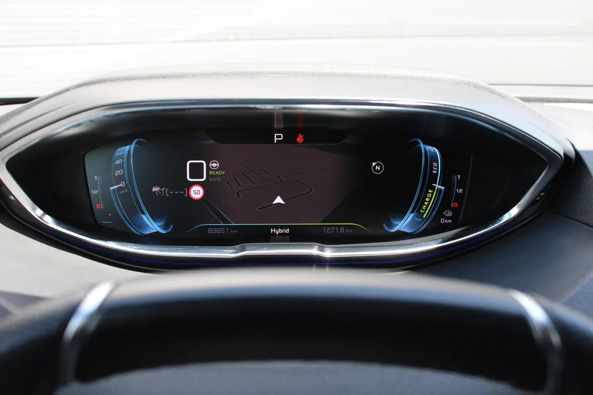 1.6 HYbrid 225 GT | Black Pack | Alcantara | Camera | Navigatie | Focal |