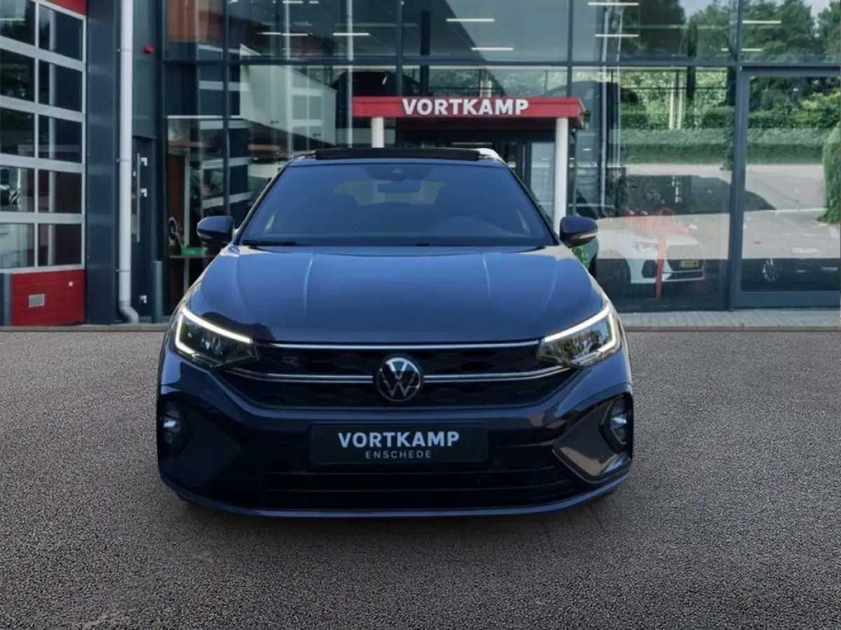 1.0 TSI R-LINE PANO-DAK/CAMERA/ACC/IQ/STOELVERW/NAVI/CARPLAY