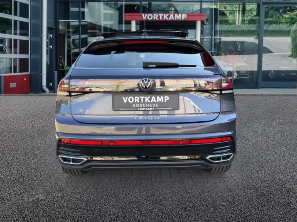 1.0 TSI R-LINE PANO-DAK/CAMERA/ACC/IQ/STOELVERW/NAVI/CARPLAY