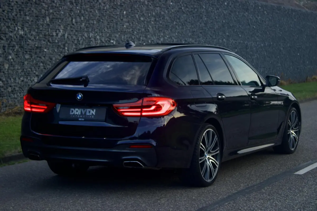 BMW 540i Touring M Sport | Pano - HUD - Comfort - H/K - Soft