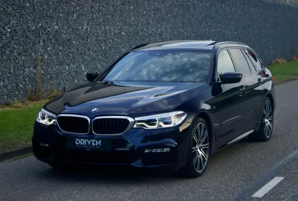 BMW 540i Touring M Sport | Pano - HUD - Comfort - H/K - Soft