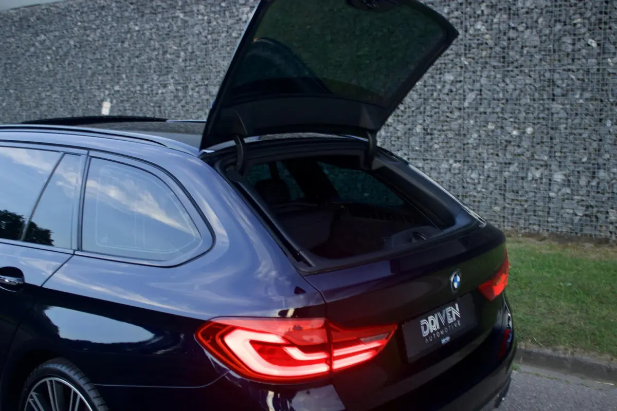 BMW 540i Touring M Sport | Pano - HUD - Comfort - H/K - Soft