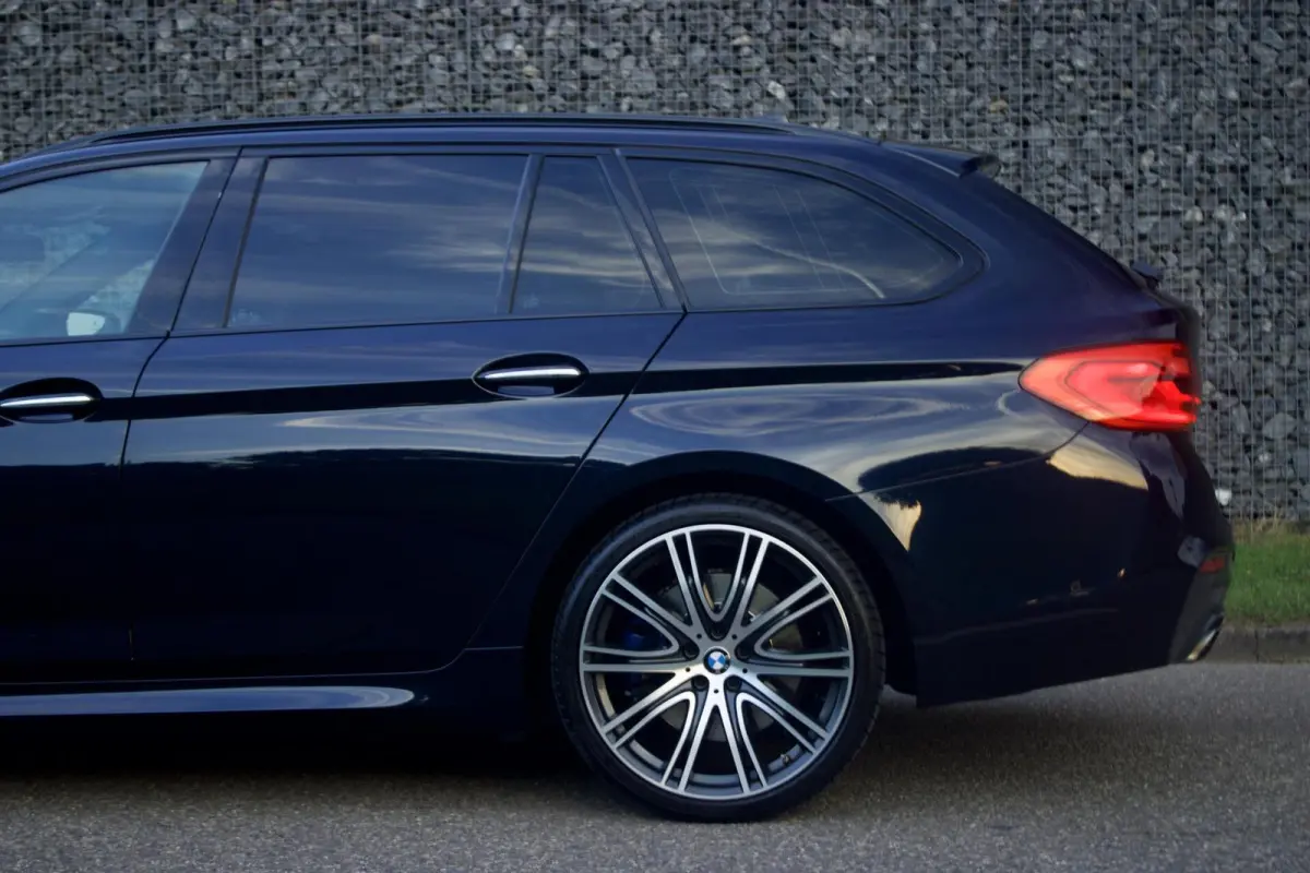 BMW 540i Touring M Sport | Pano - HUD - Comfort - H/K - Soft