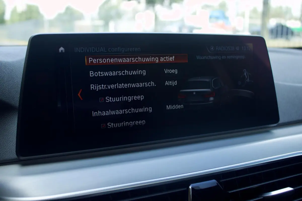BMW 540i Touring M Sport | Pano - HUD - Comfort - H/K - Soft
