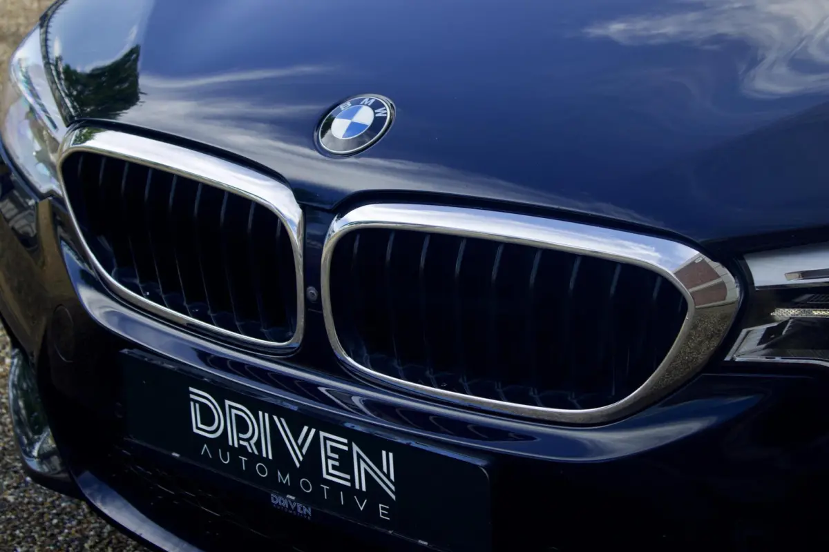BMW 540i Touring M Sport | Pano - HUD - Comfort - H/K - Soft