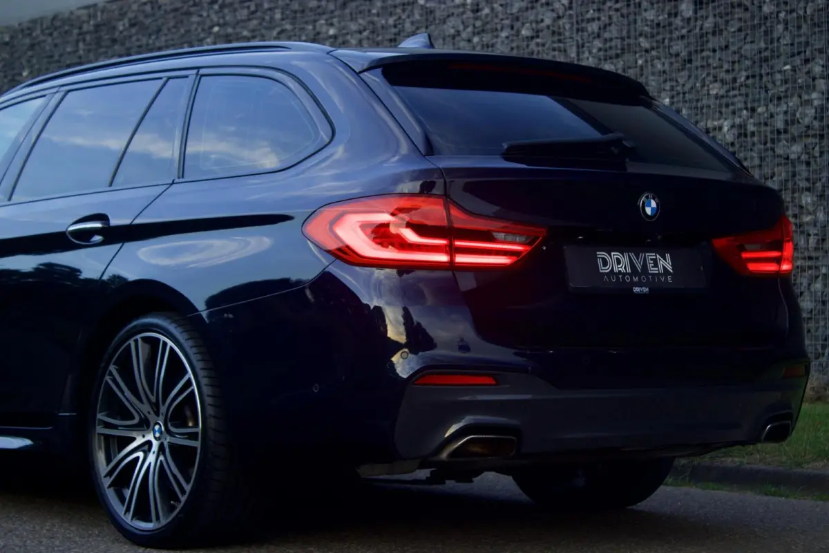 BMW 540i Touring M Sport | Pano - HUD - Comfort - H/K - Soft