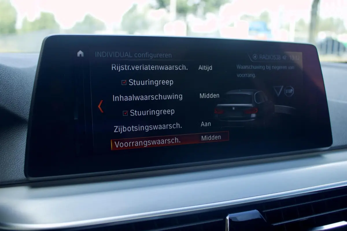 BMW 540i Touring M Sport | Pano - HUD - Comfort - H/K - Soft