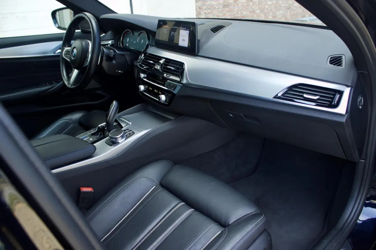 BMW 540i Touring M Sport | Pano - HUD - Comfort - H/K - Soft