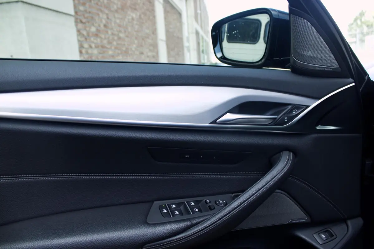 BMW 540i Touring M Sport | Pano - HUD - Comfort - H/K - Soft