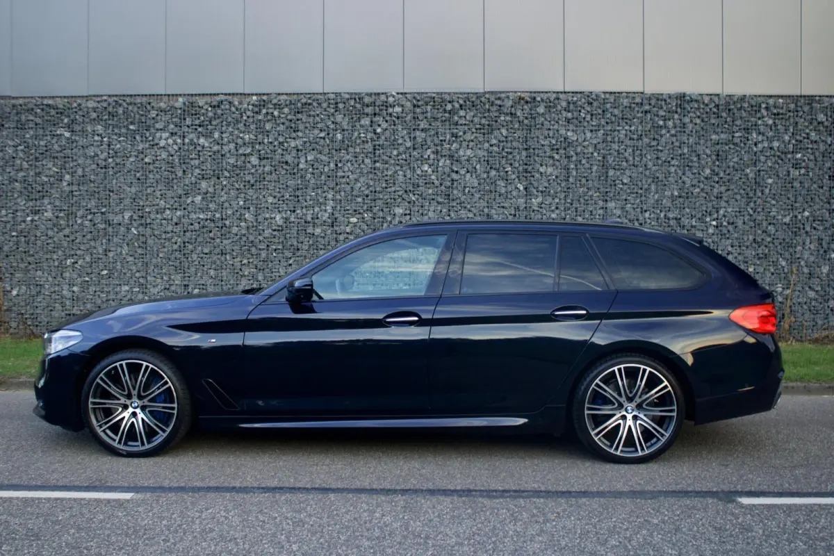 BMW 540i Touring M Sport | Pano - HUD - Comfort - H/K - Soft
