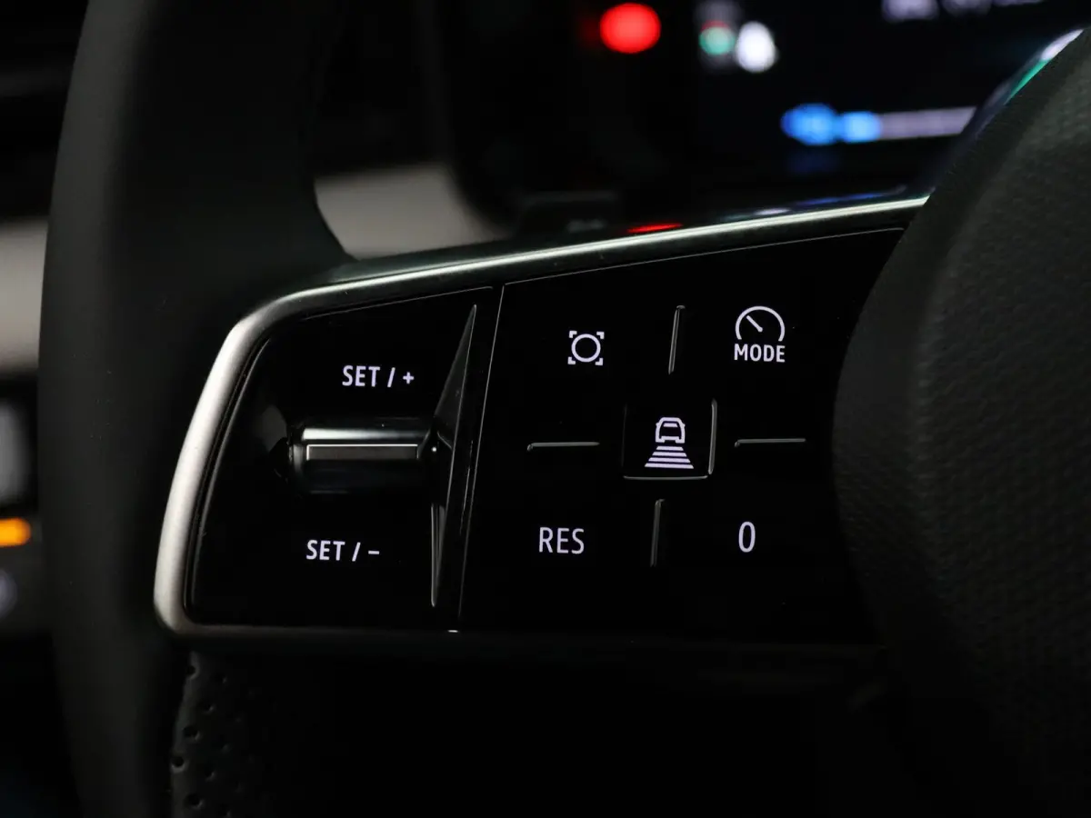 ADVANCE 52 kWh Apple Carplay/Android Auto | Climate