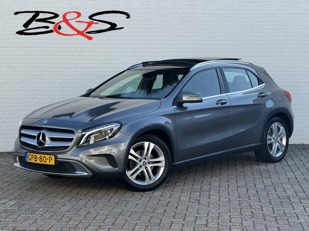 200 Edition Trekhaak All-Season Banden Panorama dak Automaat Cruise Clima Led verlichting