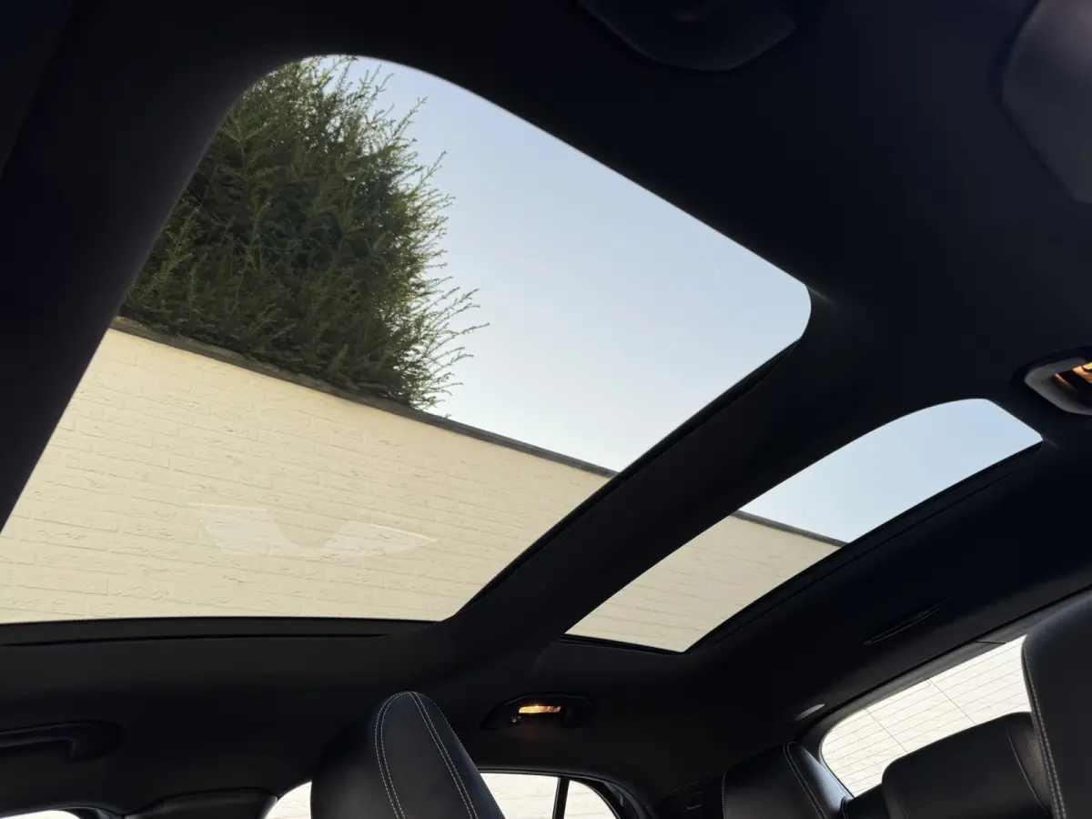 200 Edition Trekhaak All-Season Banden Panorama dak Automaat Cruise Clima Led verlichting