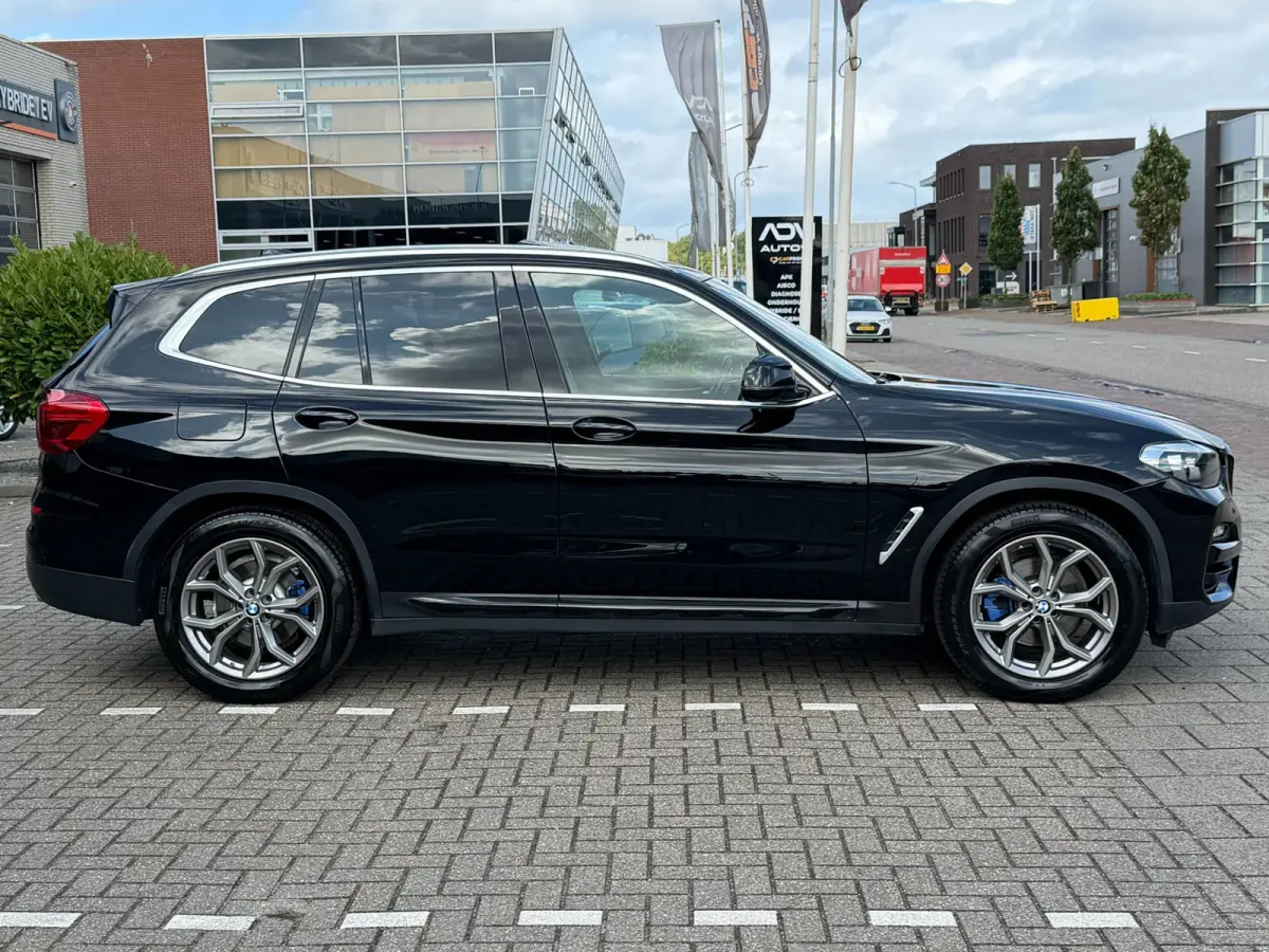 XDrive30i High Executive 185kW l PANO