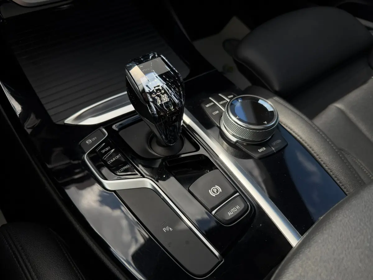 XDrive30i High Executive 185kW l PANO