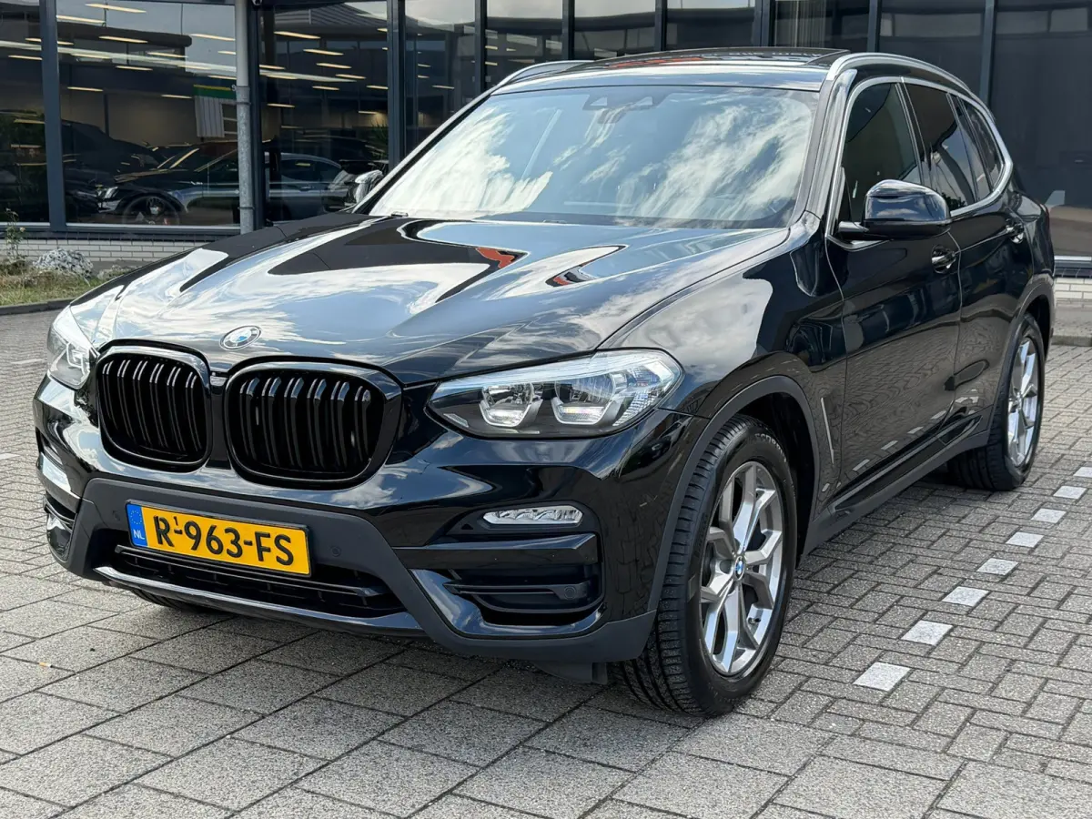 XDrive30i High Executive 185kW l PANO