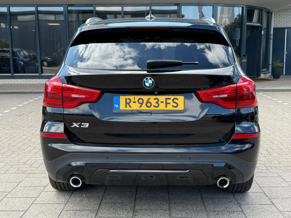 XDrive30i High Executive 185kW l PANO