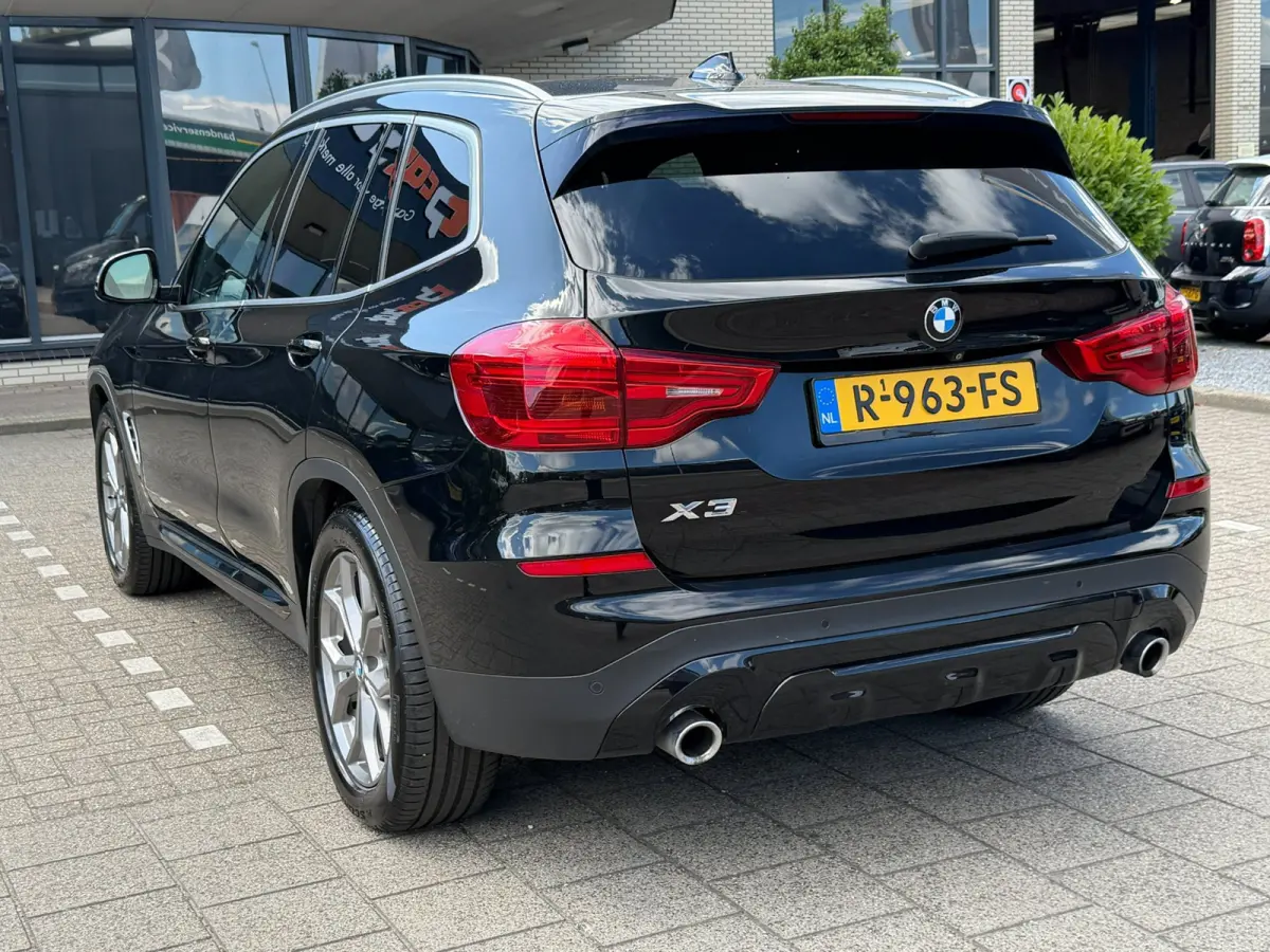 XDrive30i High Executive 185kW l PANO