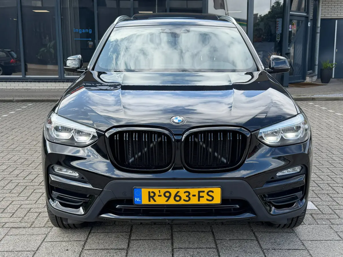 XDrive30i High Executive 185kW l PANO