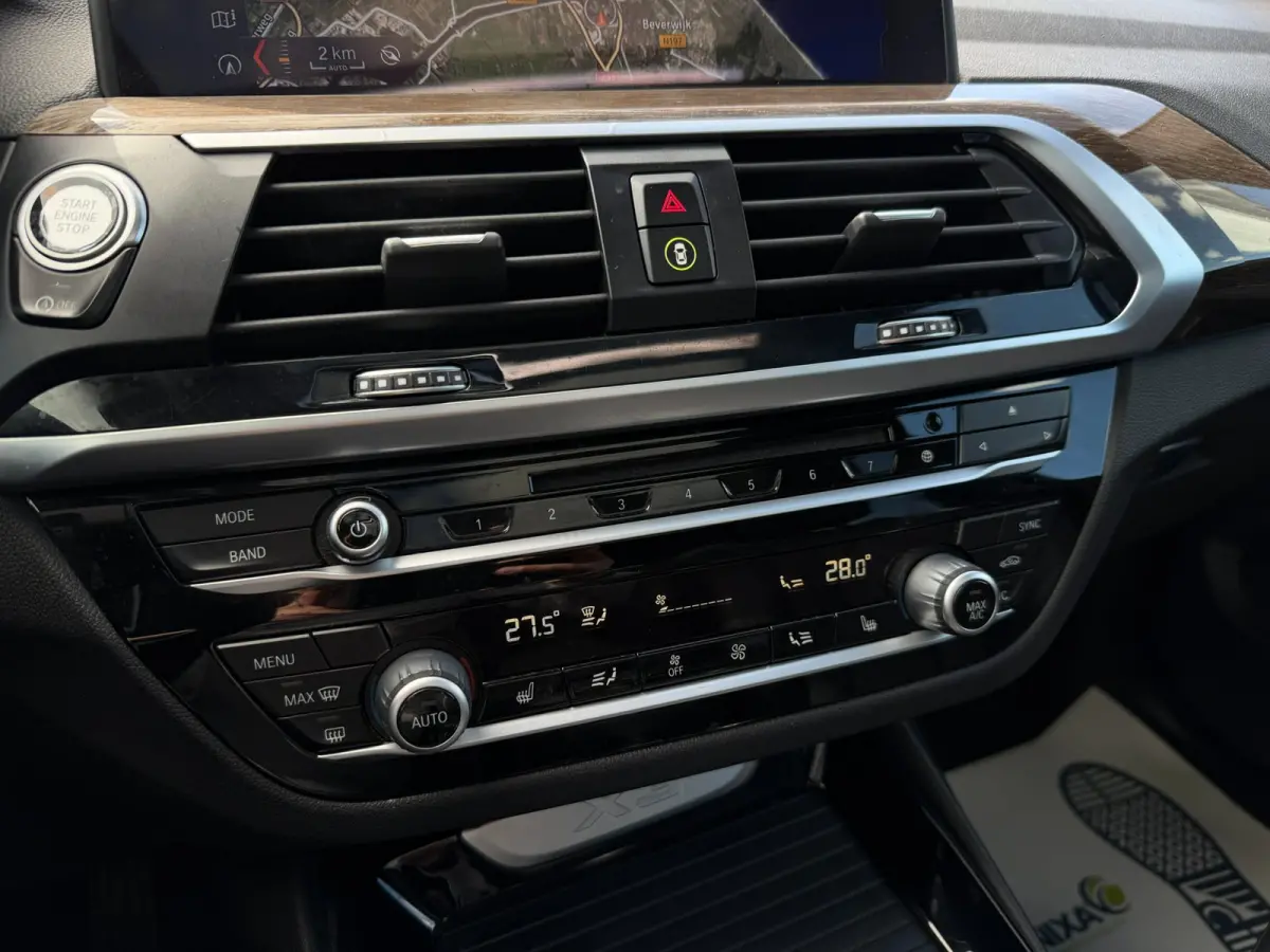 XDrive30i High Executive 185kW l PANO
