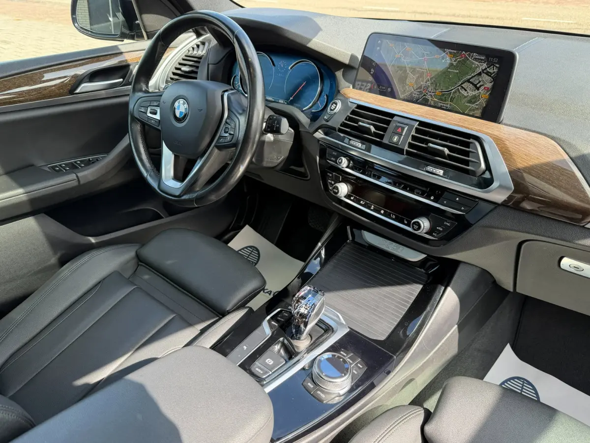 XDrive30i High Executive 185kW l PANO