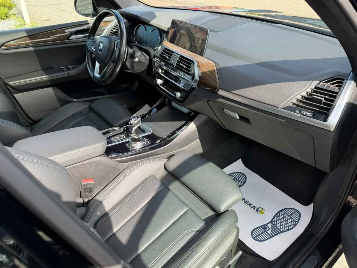 XDrive30i High Executive 185kW l PANO