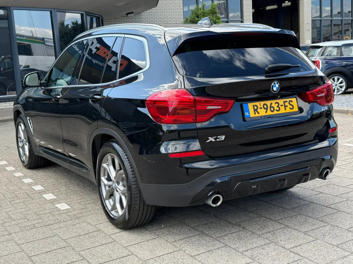 XDrive30i High Executive 185kW l PANO