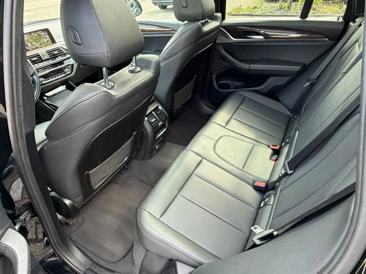 XDrive30i High Executive 185kW l PANO