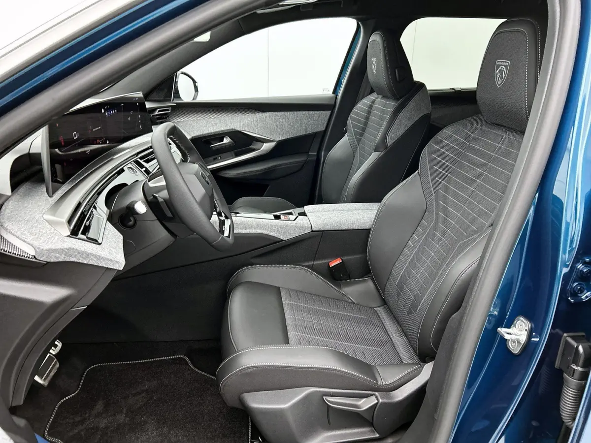 SUV GT Hybrid 145pk Automaat | Navigatie | Adaptieve cruise control | Stoel/stuurwiel verwarming | 360 graden camerasysteem | Elektrische achterklep |