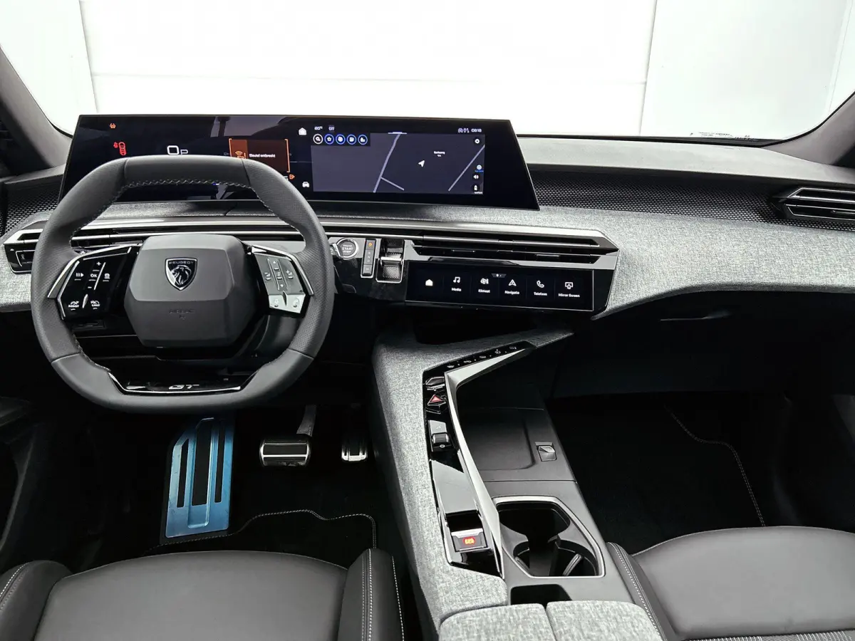 SUV GT Hybrid 145pk Automaat | Navigatie | Adaptieve cruise control | Stoel/stuurwiel verwarming | 360 graden camerasysteem | Elektrische achterklep |