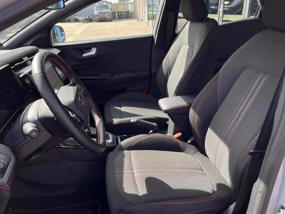 1.0 EcoBoost ST-Line 125PK Automaat Afn. Trekhaak Winterpack Adaptieve Cruise 360-Camera Blind-Spot Elek. Achterklep Keyless Privacy Glass *RIJK UITGERUST*