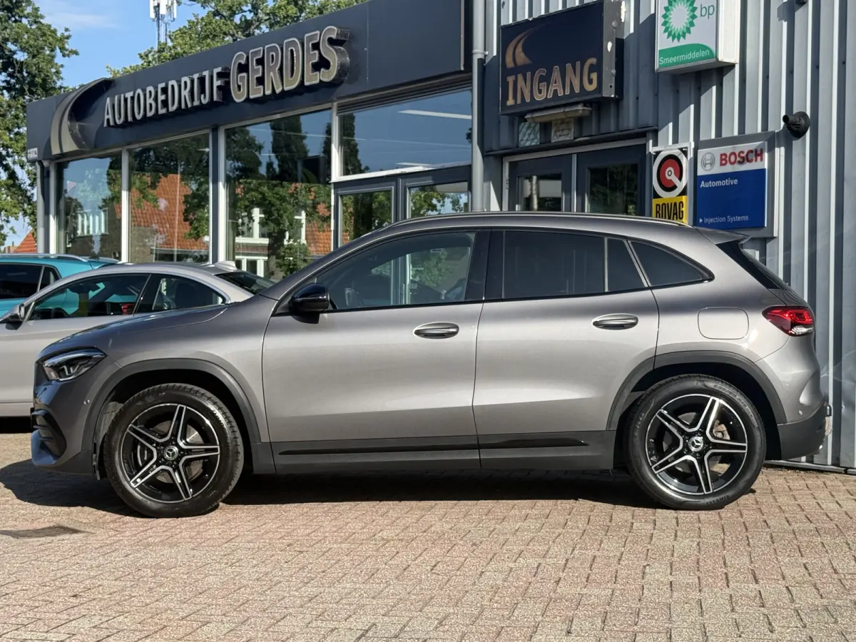 GLA-klasse. 250 e Business Solution AMG Limited. | AUTOMAAT | TREKHAAK | CAMERA | SFEERVERL. | NAVI | CRUISE |