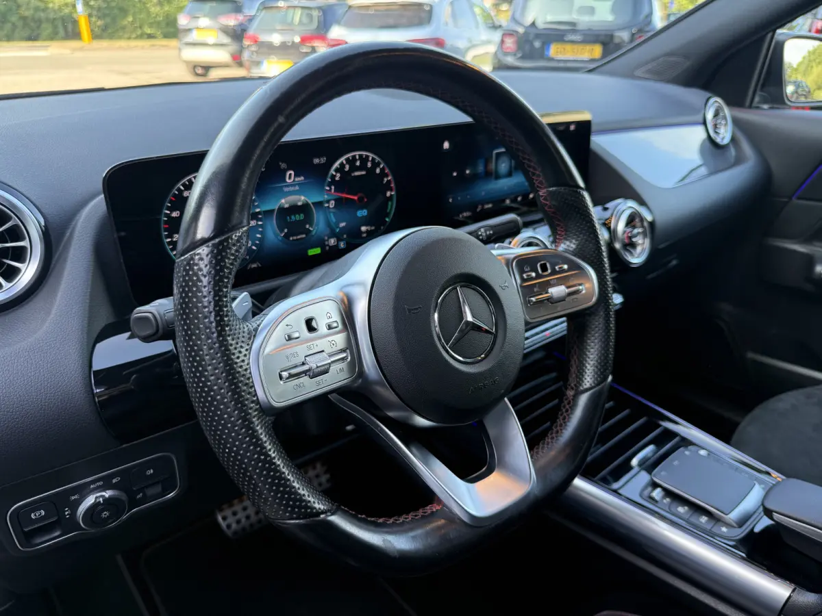GLA-klasse. 250 e Business Solution AMG Limited. | AUTOMAAT | TREKHAAK | CAMERA | SFEERVERL. | NAVI | CRUISE |