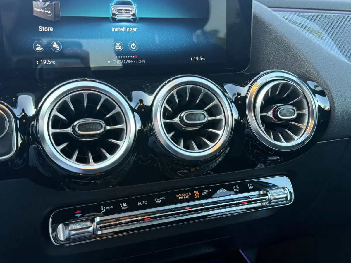 GLA-klasse. 250 e Business Solution AMG Limited. | AUTOMAAT | TREKHAAK | CAMERA | SFEERVERL. | NAVI | CRUISE |