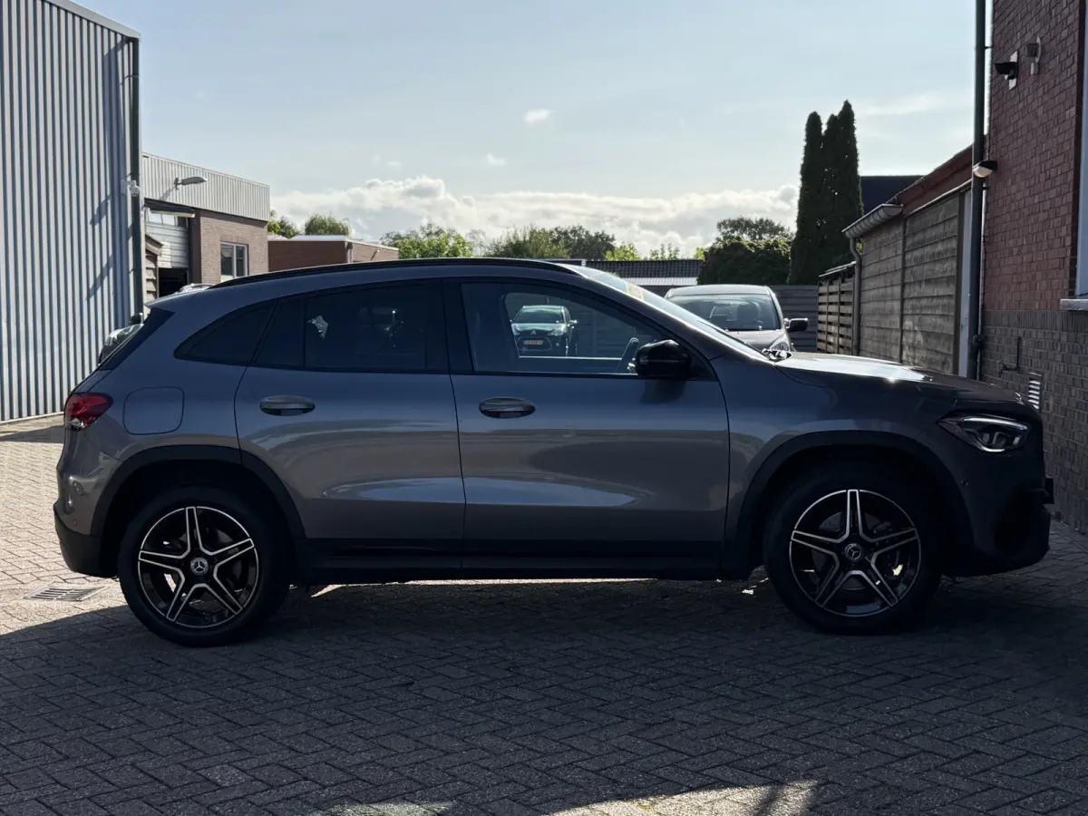GLA-klasse. 250 e Business Solution AMG Limited. | AUTOMAAT | TREKHAAK | CAMERA | SFEERVERL. | NAVI | CRUISE |