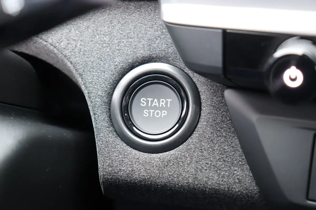 1.6 TURBO PHEV 195PK GS AUTOMAAT / NAVI / LEDER / CLIMA / FULL-LED / PDC / KEYLESS / 19" LMV /  PANO. DAK / ADAPT. CRUISE / 1E EIGENAAR / NIEUWSTAAT !!