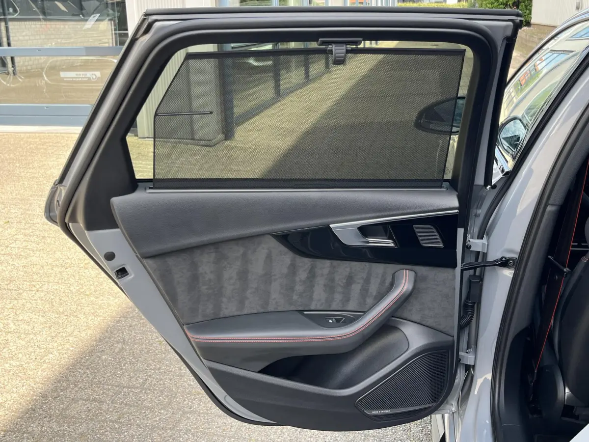 2.9 TFSI RS 4 quattro |Voll.Historie/Pano.Dak/Head-Up/Bang&Olufsen/Navi/Sportdiffertentieel/Elektr.Wegklapbare Trekhaak