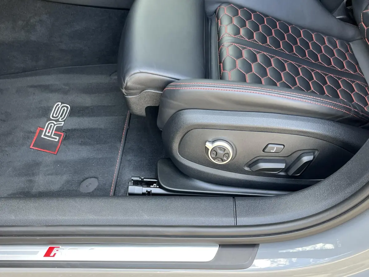 2.9 TFSI RS 4 quattro |Voll.Historie/Pano.Dak/Head-Up/Bang&Olufsen/Navi/Sportdiffertentieel/Elektr.Wegklapbare Trekhaak