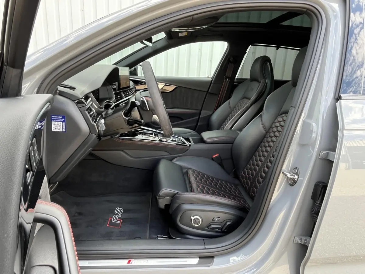 2.9 TFSI RS 4 quattro |Voll.Historie/Pano.Dak/Head-Up/Bang&Olufsen/Navi/Sportdiffertentieel/Elektr.Wegklapbare Trekhaak