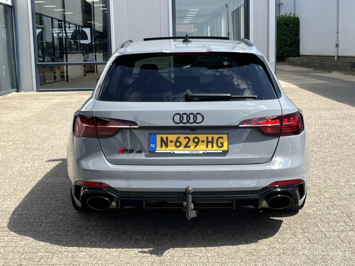 2.9 TFSI RS 4 quattro |Voll.Historie/Pano.Dak/Head-Up/Bang&Olufsen/Navi/Sportdiffertentieel/Elektr.Wegklapbare Trekhaak
