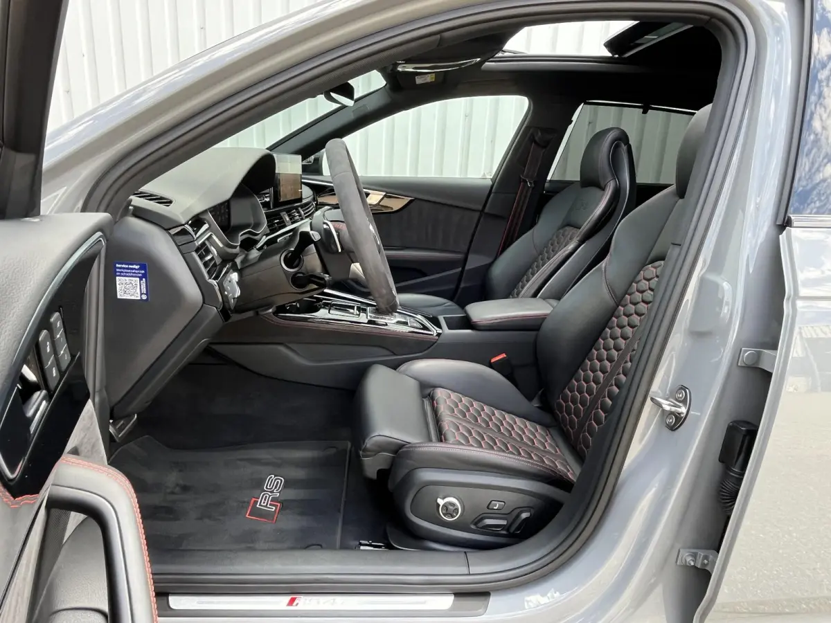 2.9 TFSI RS 4 quattro |Voll.Historie/Pano.Dak/Head-Up/Bang&Olufsen/Navi/Sportdiffertentieel/Elektr.Wegklapbare Trekhaak