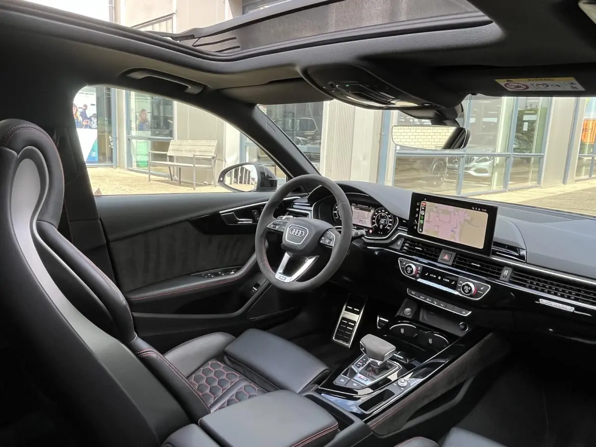 2.9 TFSI RS 4 quattro |Voll.Historie/Pano.Dak/Head-Up/Bang&Olufsen/Navi/Sportdiffertentieel/Elektr.Wegklapbare Trekhaak