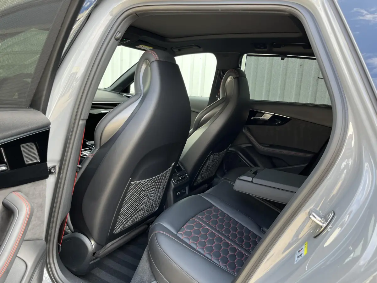2.9 TFSI RS 4 quattro |Voll.Historie/Pano.Dak/Head-Up/Bang&Olufsen/Navi/Sportdiffertentieel/Elektr.Wegklapbare Trekhaak