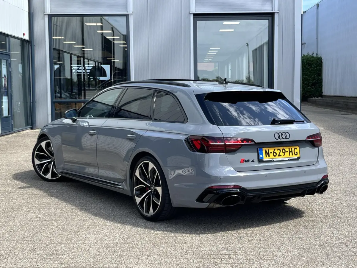 2.9 TFSI RS 4 quattro |Voll.Historie/Pano.Dak/Head-Up/Bang&Olufsen/Navi/Sportdiffertentieel/Elektr.Wegklapbare Trekhaak