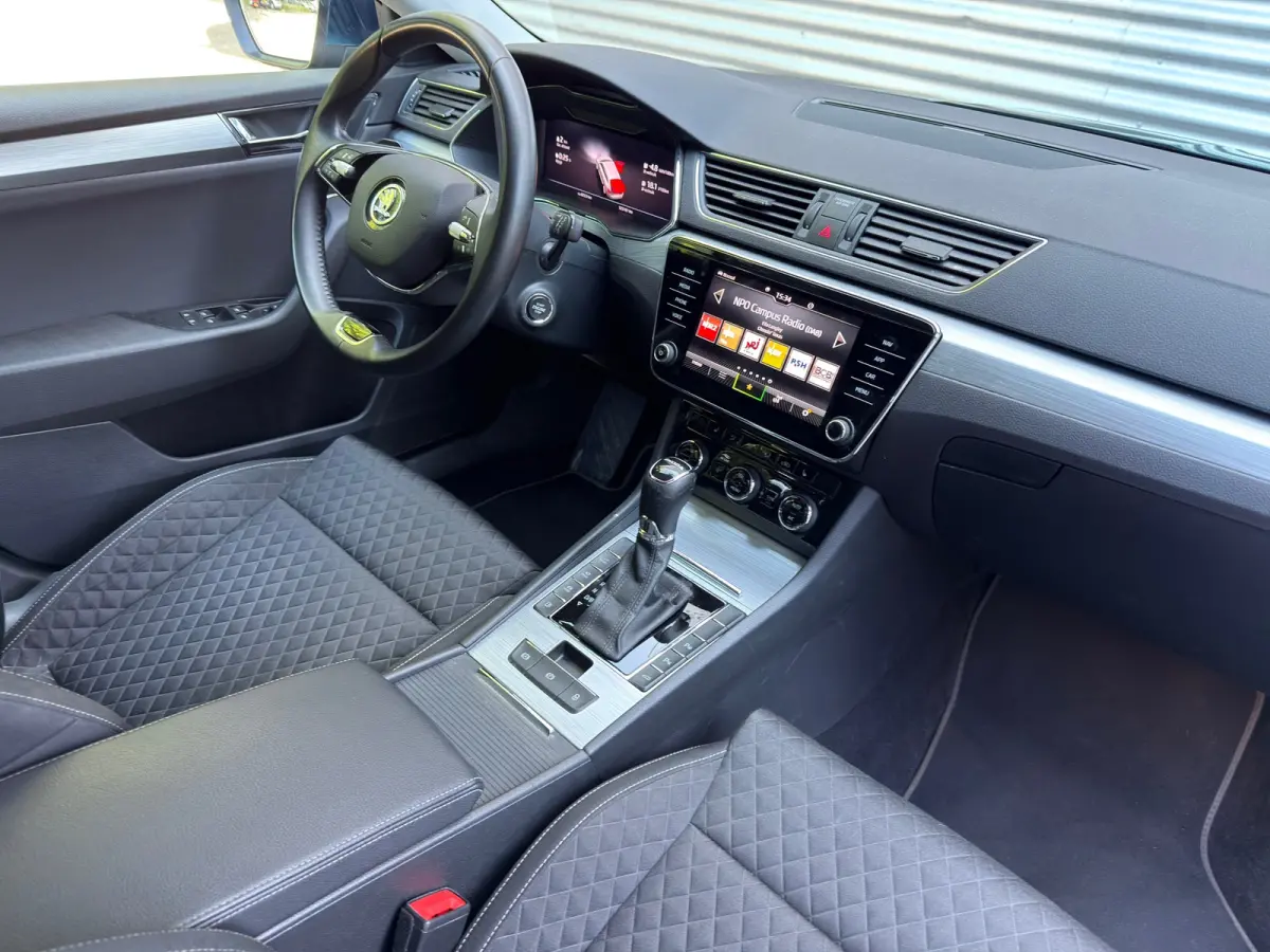 1.4 TSI iV Business Edition Plus Plug In Hybride l 91,47% SOH l Winterset l Automaat l Camera l Virtual l Xenon