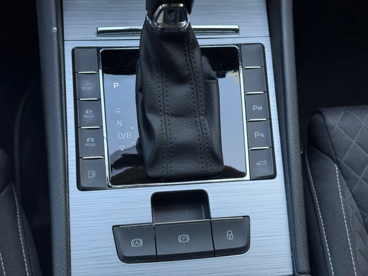 1.4 TSI iV Business Edition Plus Plug In Hybride l 91,47% SOH l Winterset l Automaat l Camera l Virtual l Xenon