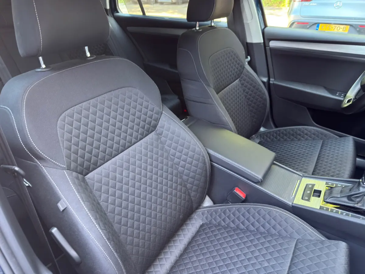 1.4 TSI iV Business Edition Plus Plug In Hybride l 91,47% SOH l Winterset l Automaat l Camera l Virtual l Xenon