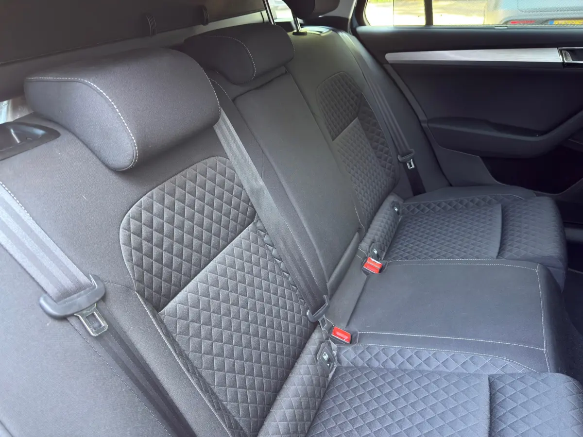 1.4 TSI iV Business Edition Plus Plug In Hybride l 91,47% SOH l Winterset l Automaat l Camera l Virtual l Xenon