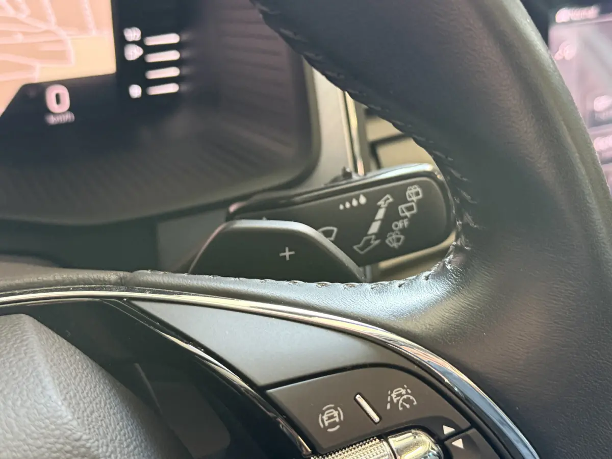 1.5 TSI Business Edition | Panoramadak | Trekhaak | Apple Carplay | Dakdragers